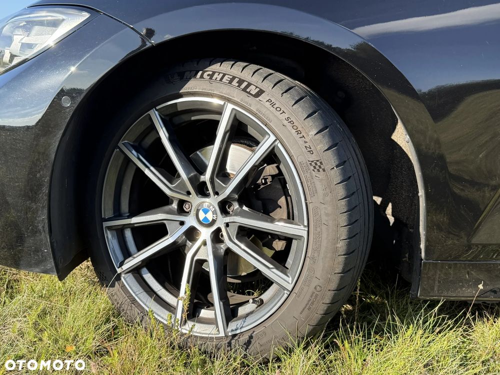 BMW Seria 3 320d Sport Line - 11