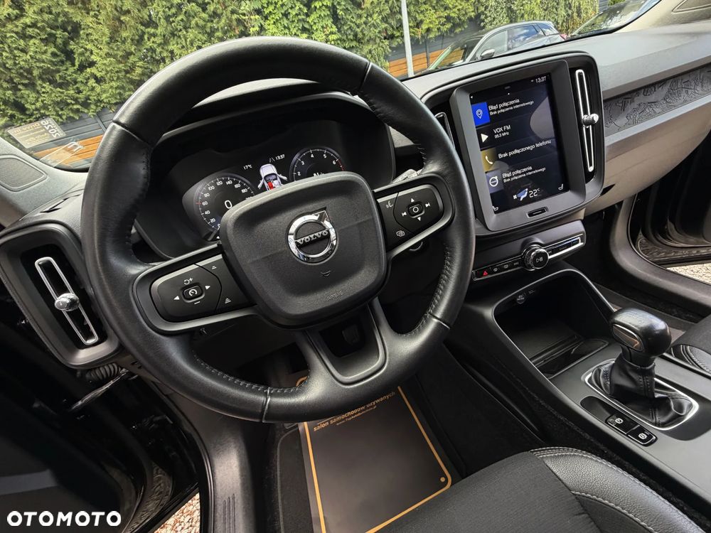 Volvo XC 40 T3 Momentum - 28