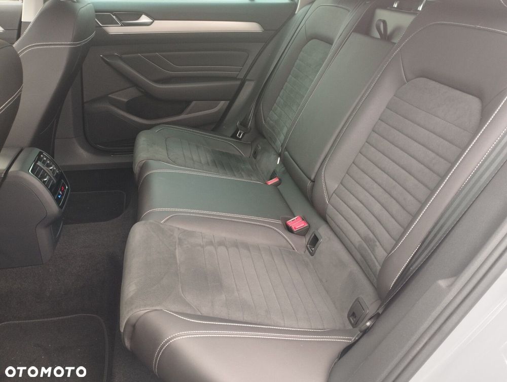Volkswagen Passat - 27