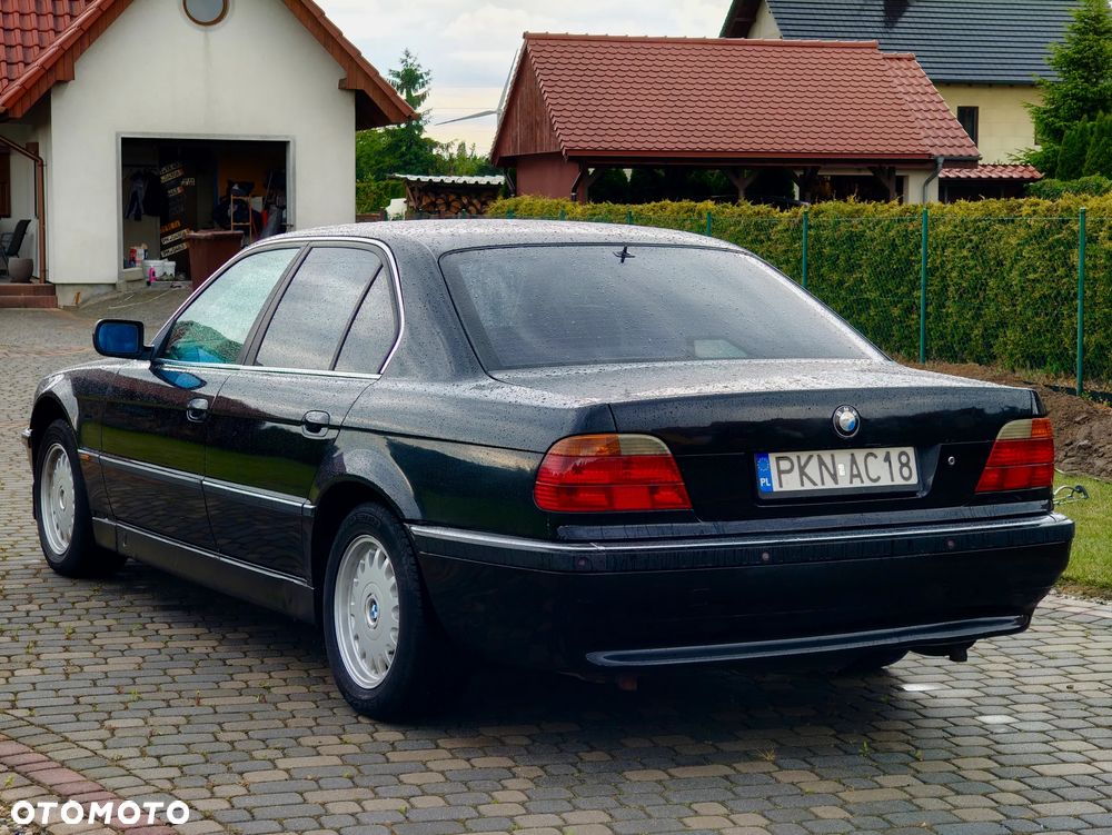 BMW Seria 7 - 17