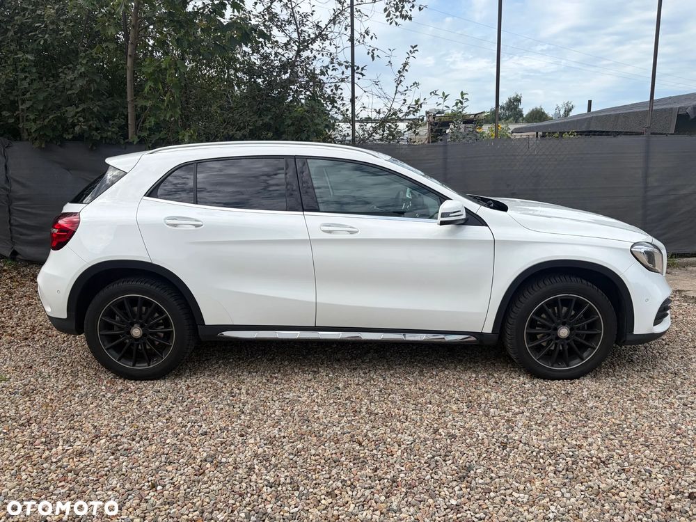 Mercedes-Benz GLA 200 7G-DCT Style - 2