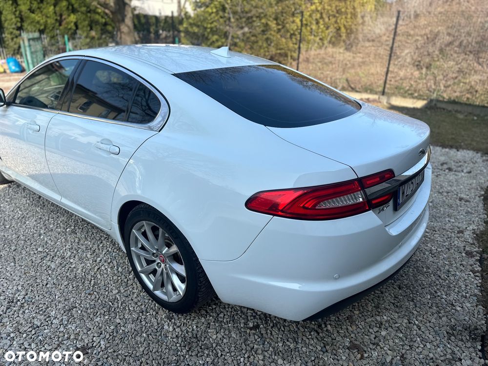 Jaguar XF 2.2 D Luxury - 6