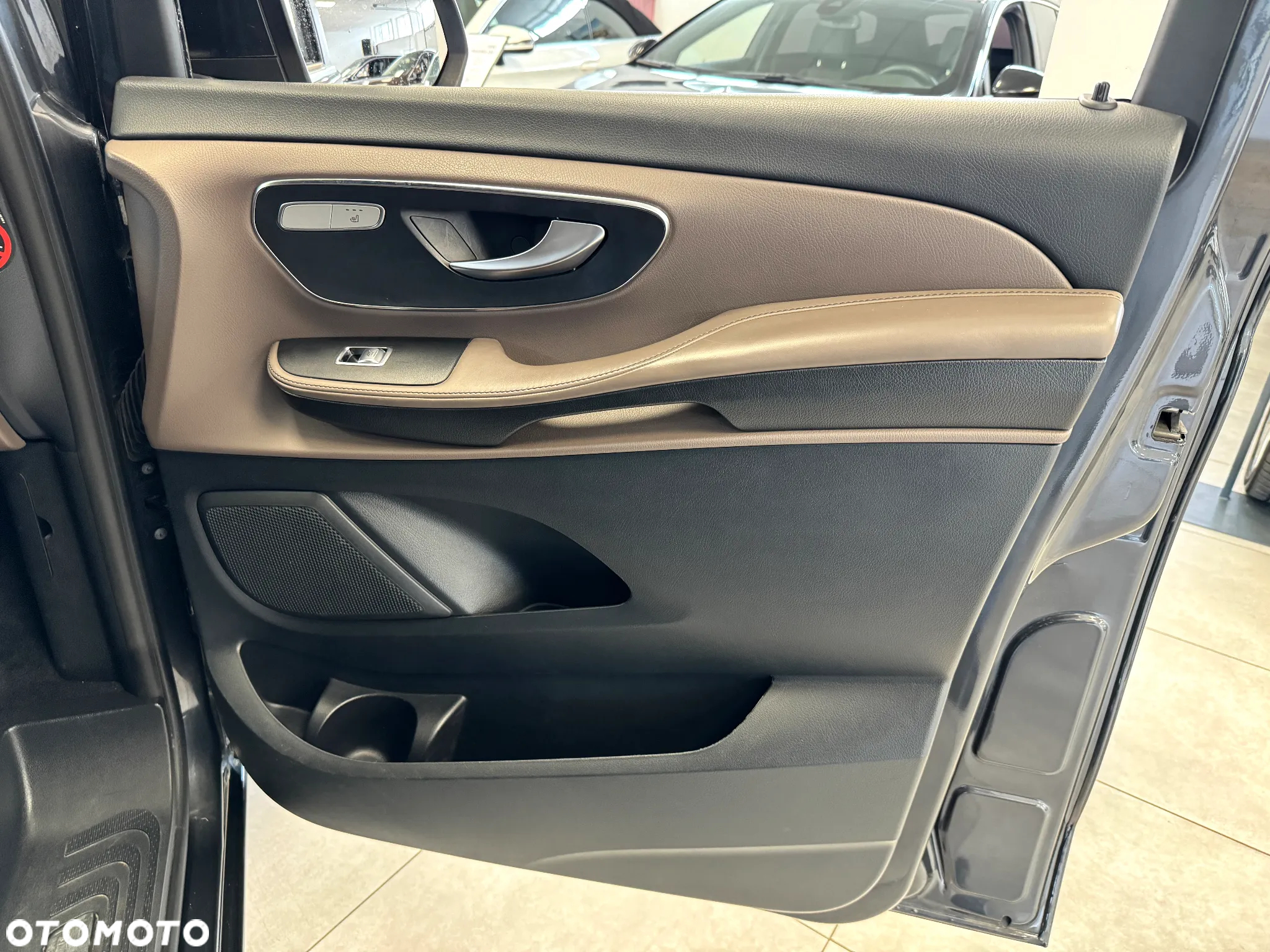 Mercedes-Benz Klasa V 300 d Avantgarde 9G-Tronic (d³ugi) - 12