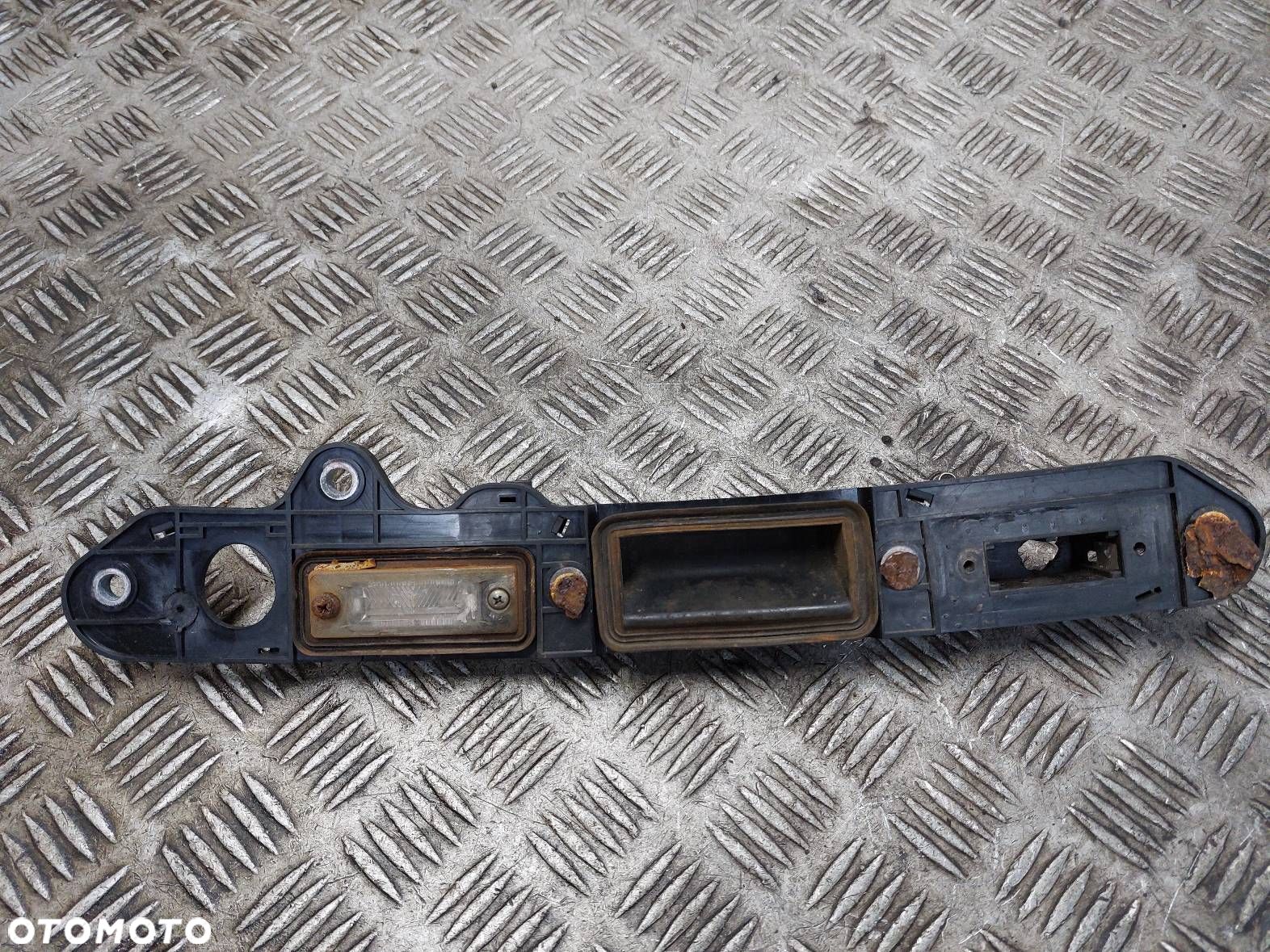 MIKROSTYK BLENDA KLAPY BAGAŻNIKA VW GOLF V PLUS - 1
