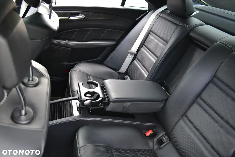 Mercedes-Benz CLS - 33