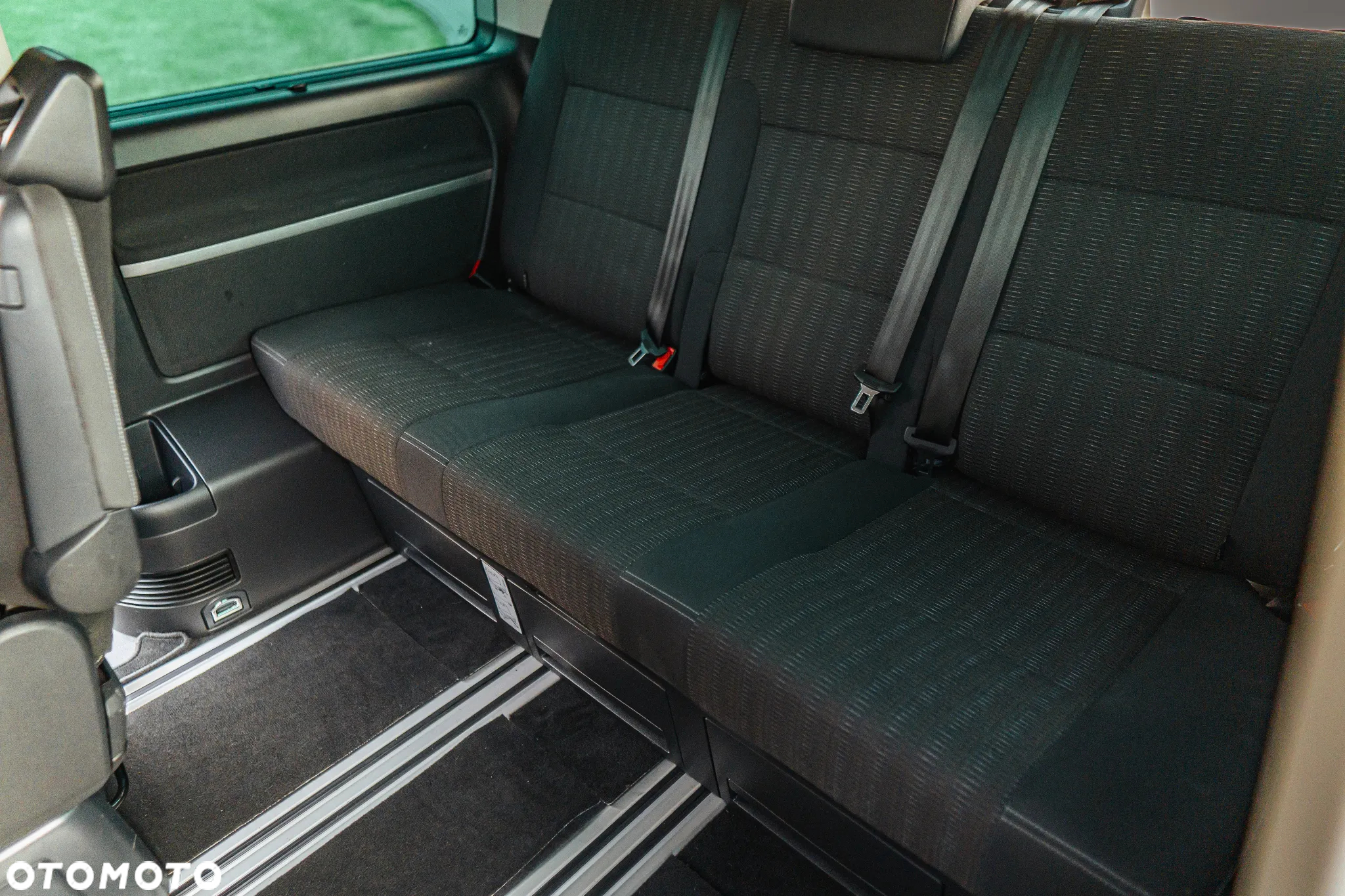 Volkswagen Multivan - 21
