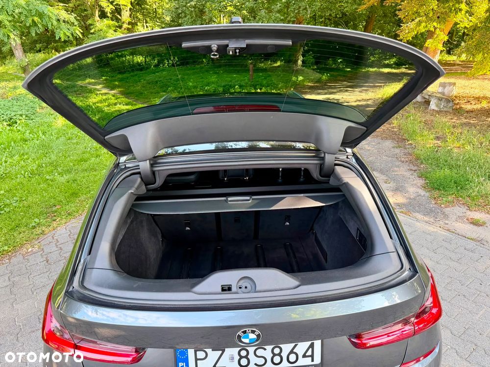 BMW Seria 3 318d M Sport - 10