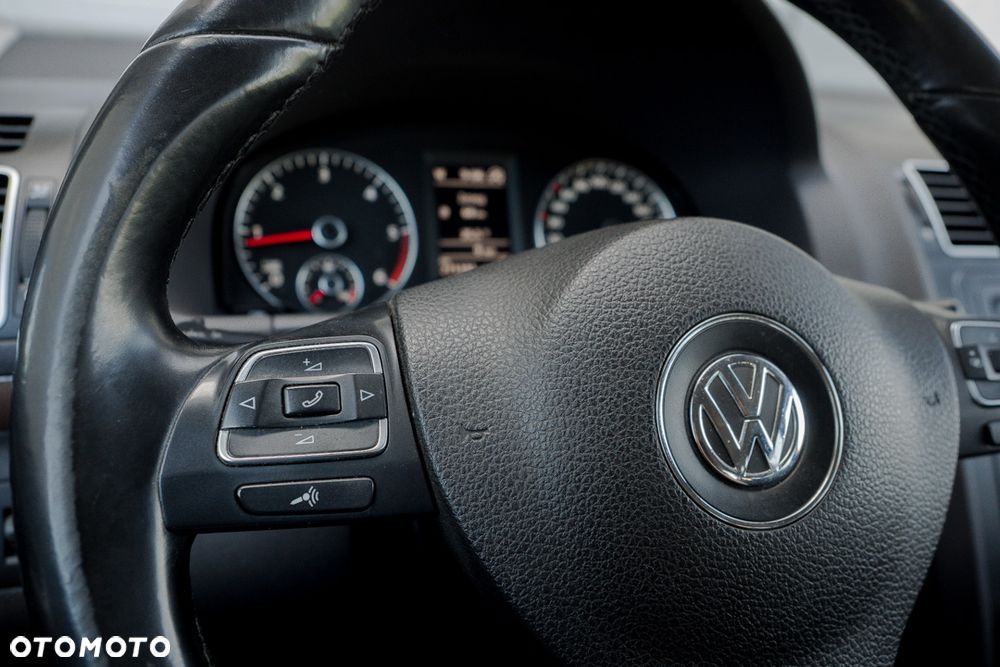 Volkswagen Touran 2.0 TDI Highline - 19