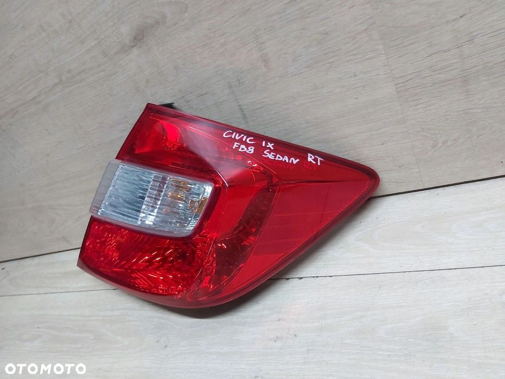 Honda Civic IX 9 Sedan Lampa prawy tył błotnika EU 11-17r SEDAN - 1