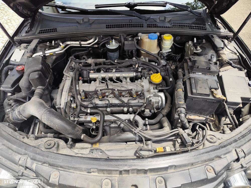 Alfa Romeo 159 Sportwagon 1.9 JTDm 16V TI - 10