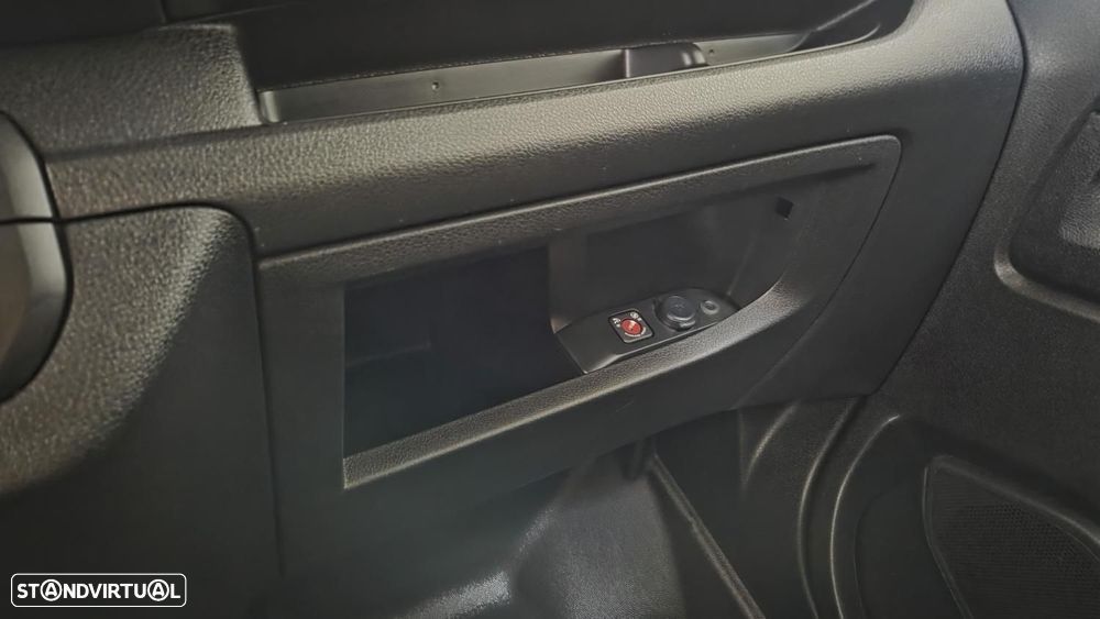 Opel Vivaro - 19