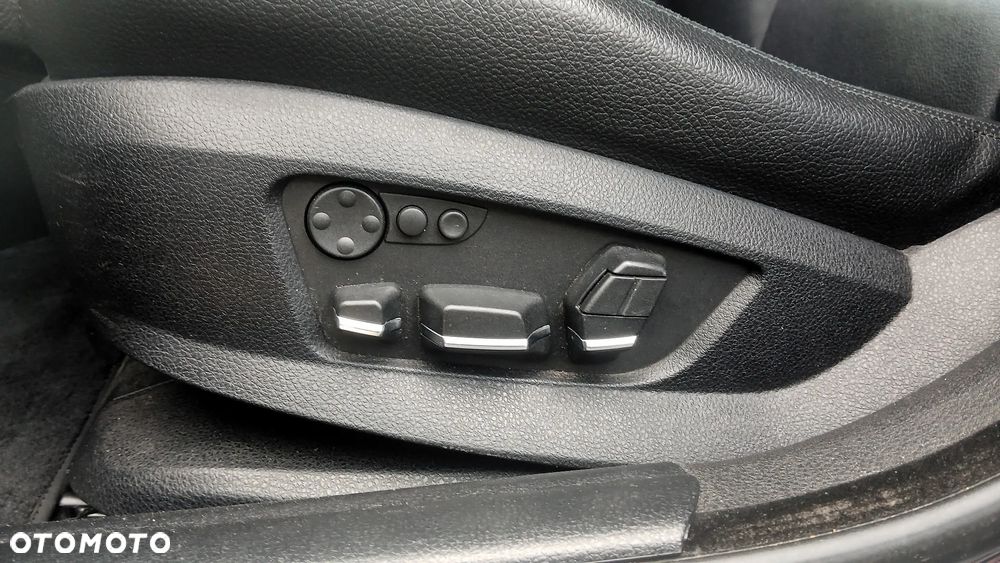 BMW Seria 5 528i Sport-Aut - 10