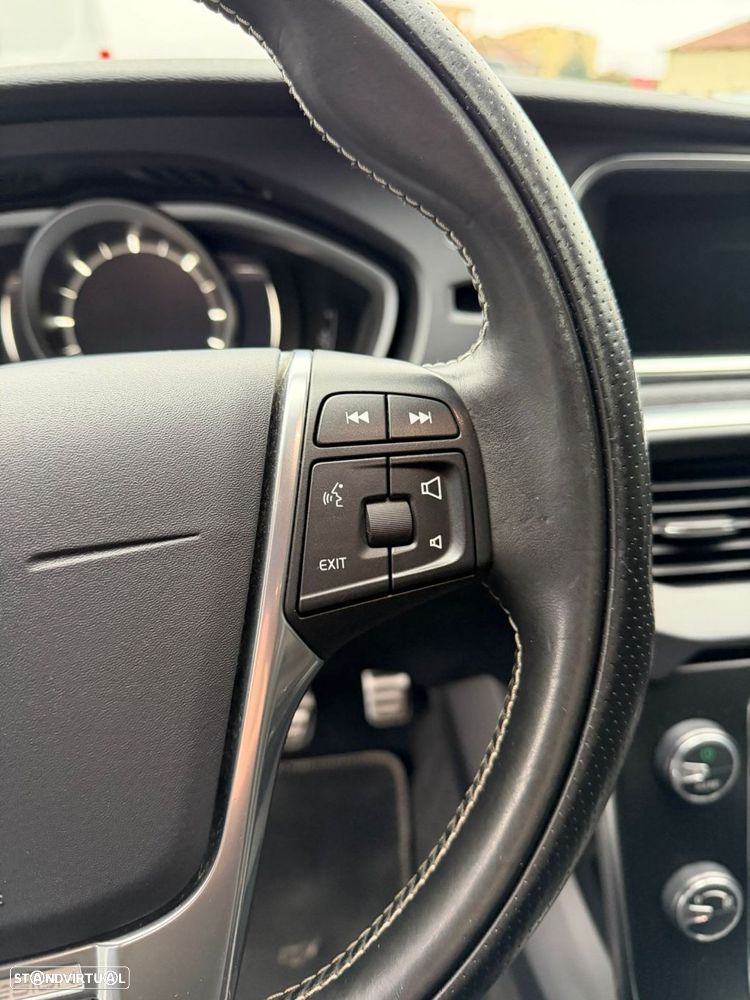 Volvo V40 2.0 D2 R-Design - 29