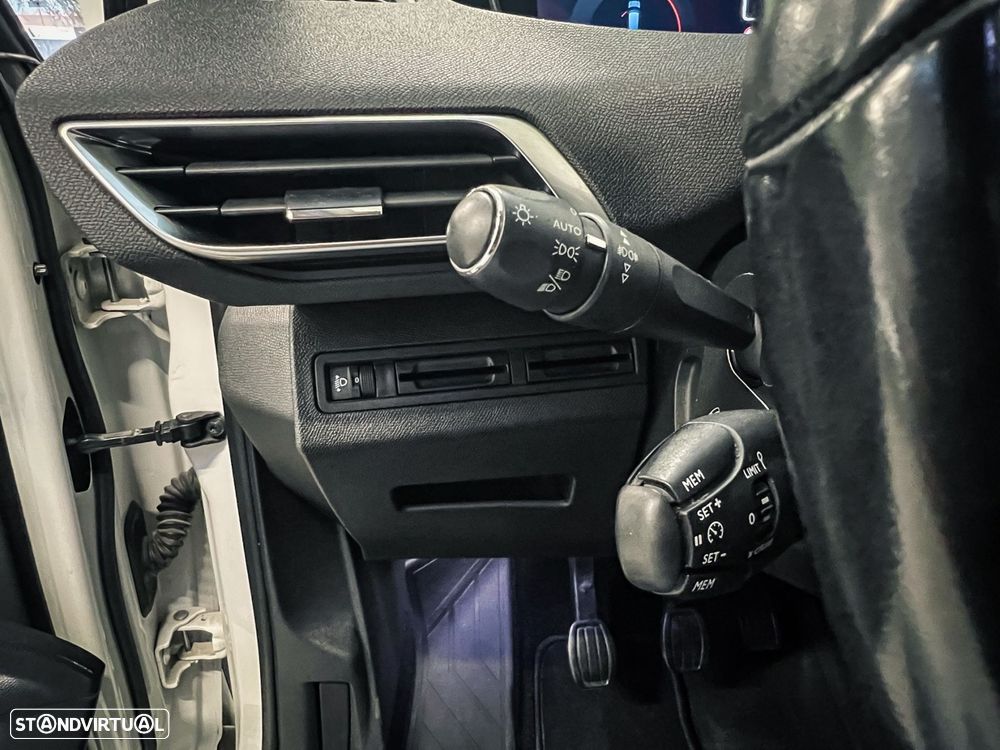Peugeot 3008 1.2 PureTech Allure Pack - 19