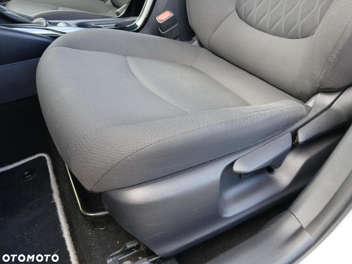 Toyota Corolla 1.8 Hybrid Comfort - 14