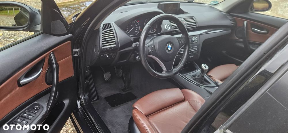 BMW Seria 1 120i Edition Sport - 9
