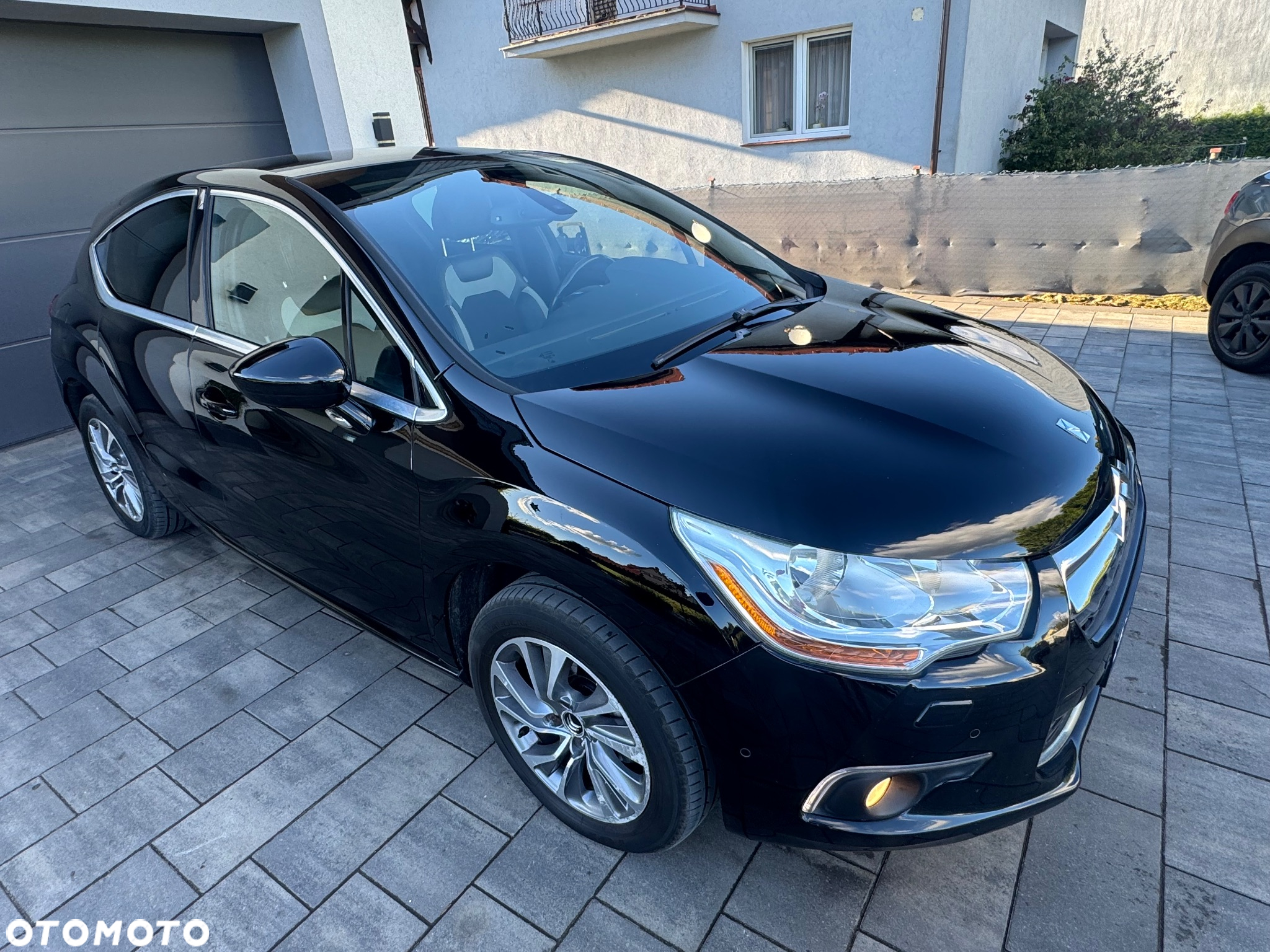 Citroën DS4 e-HDi 110 EGS6 SoChic - 19