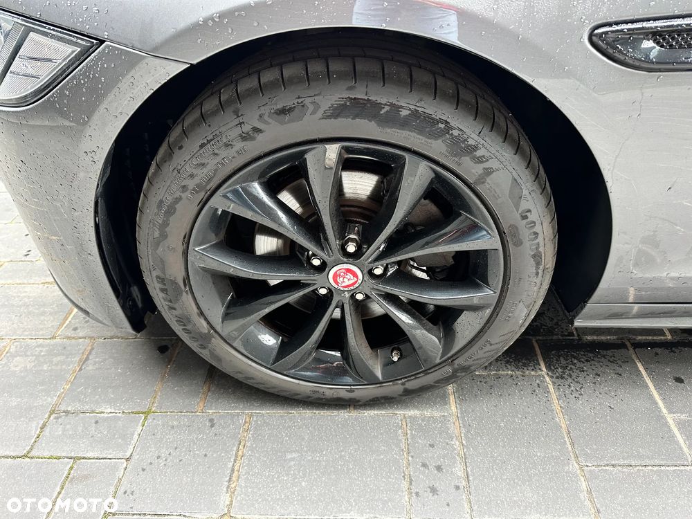 Jaguar XF 2.0 i4D R-Sport - 18