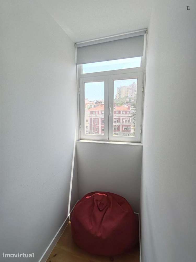 Quarto - localizado em Anjos Lisbon - Grande imagem: 3/20