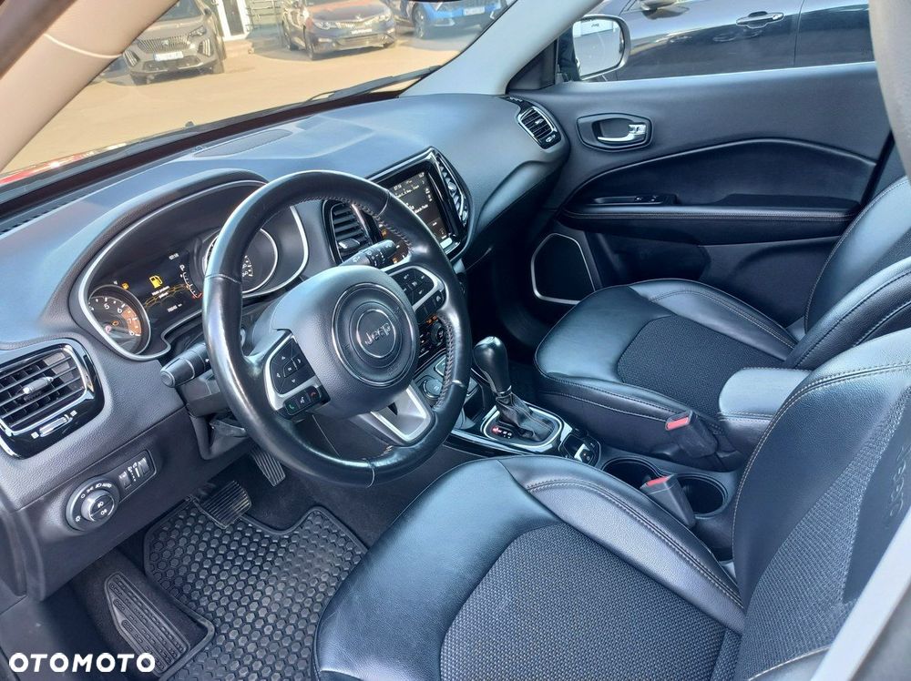 Jeep Compass - 12