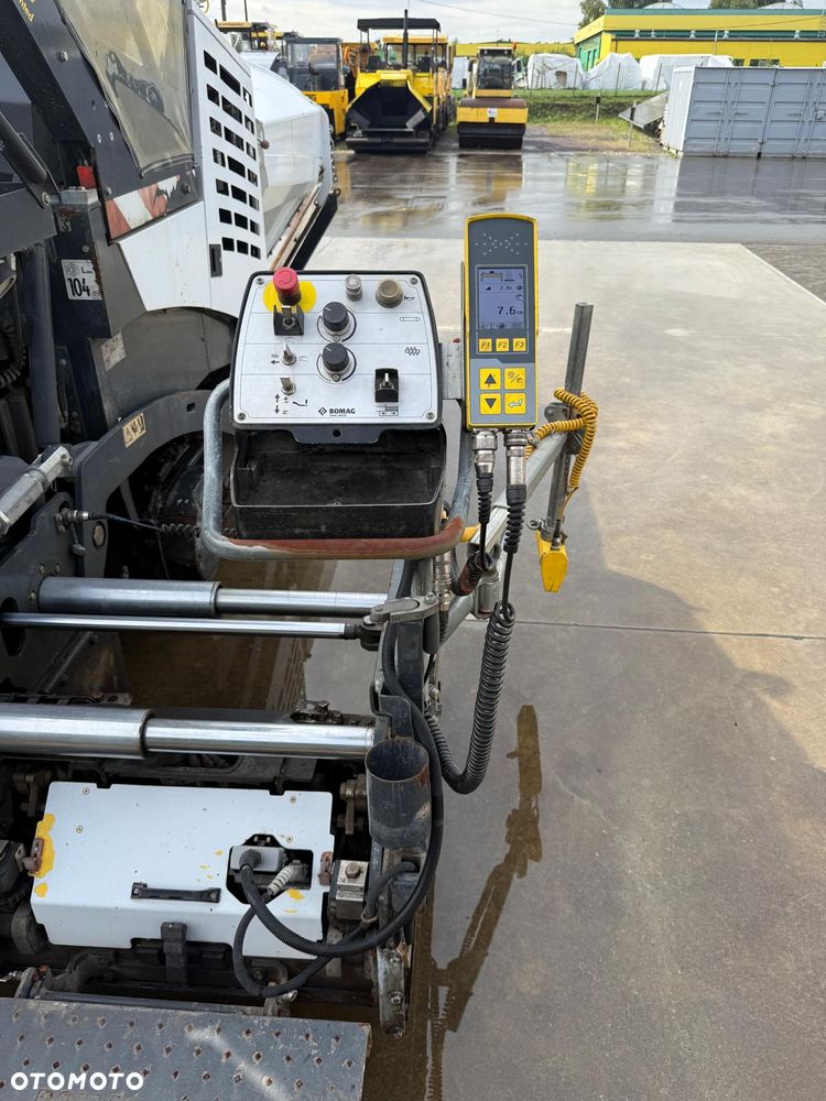 Bomag BF 300 C - 18