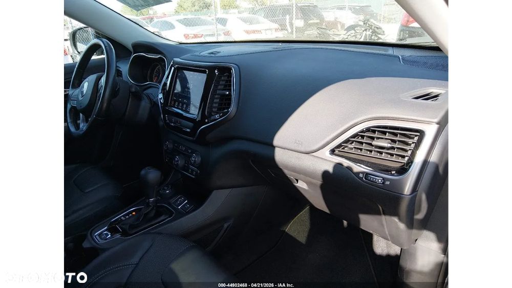 Jeep Cherokee - 9