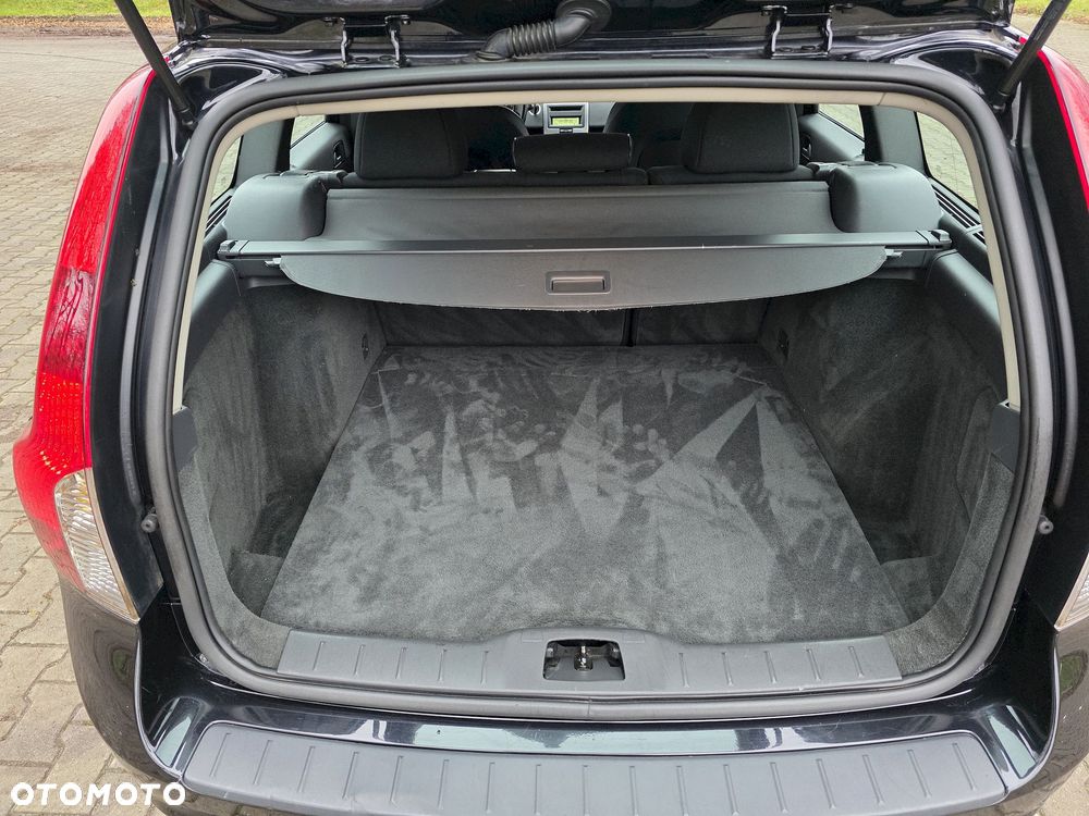 Volvo V50 1.6D DPF Kinetic - 21