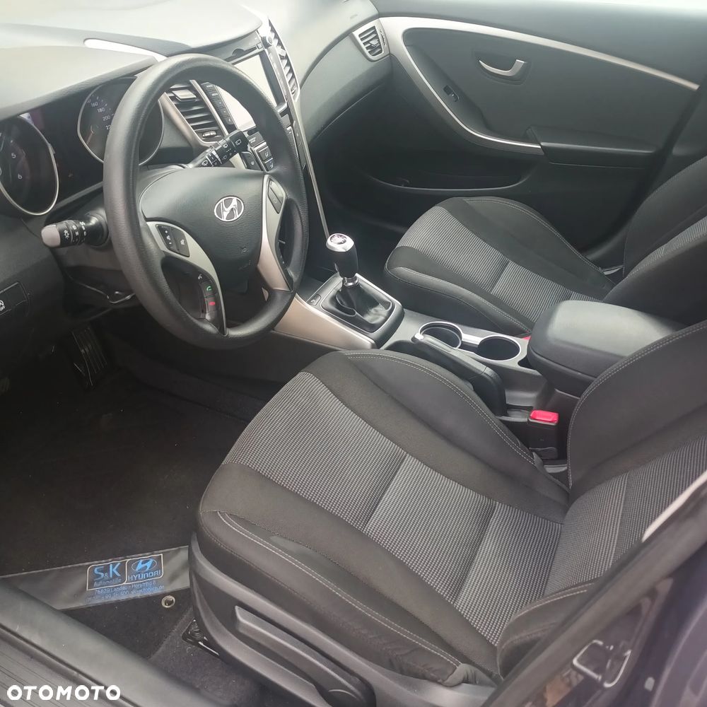 Hyundai i30 blue 1.6 CRDi Trend - 14