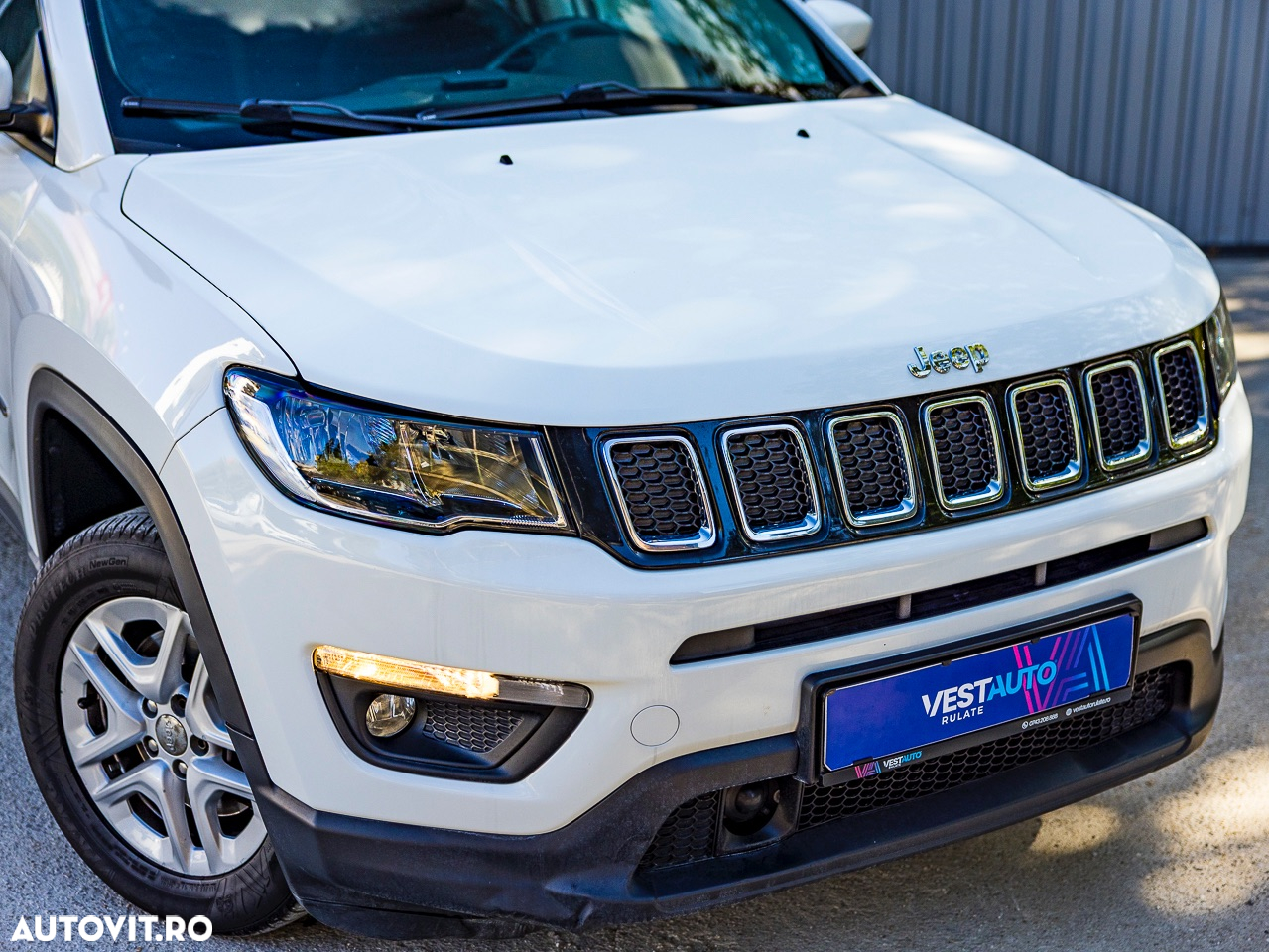 Jeep Compass 2.0 M-Jet 4x4 AT Longitude - 33