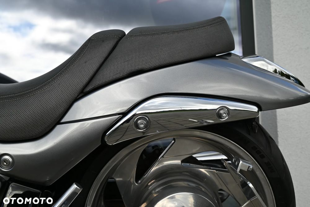 Suzuki Intruder - 33