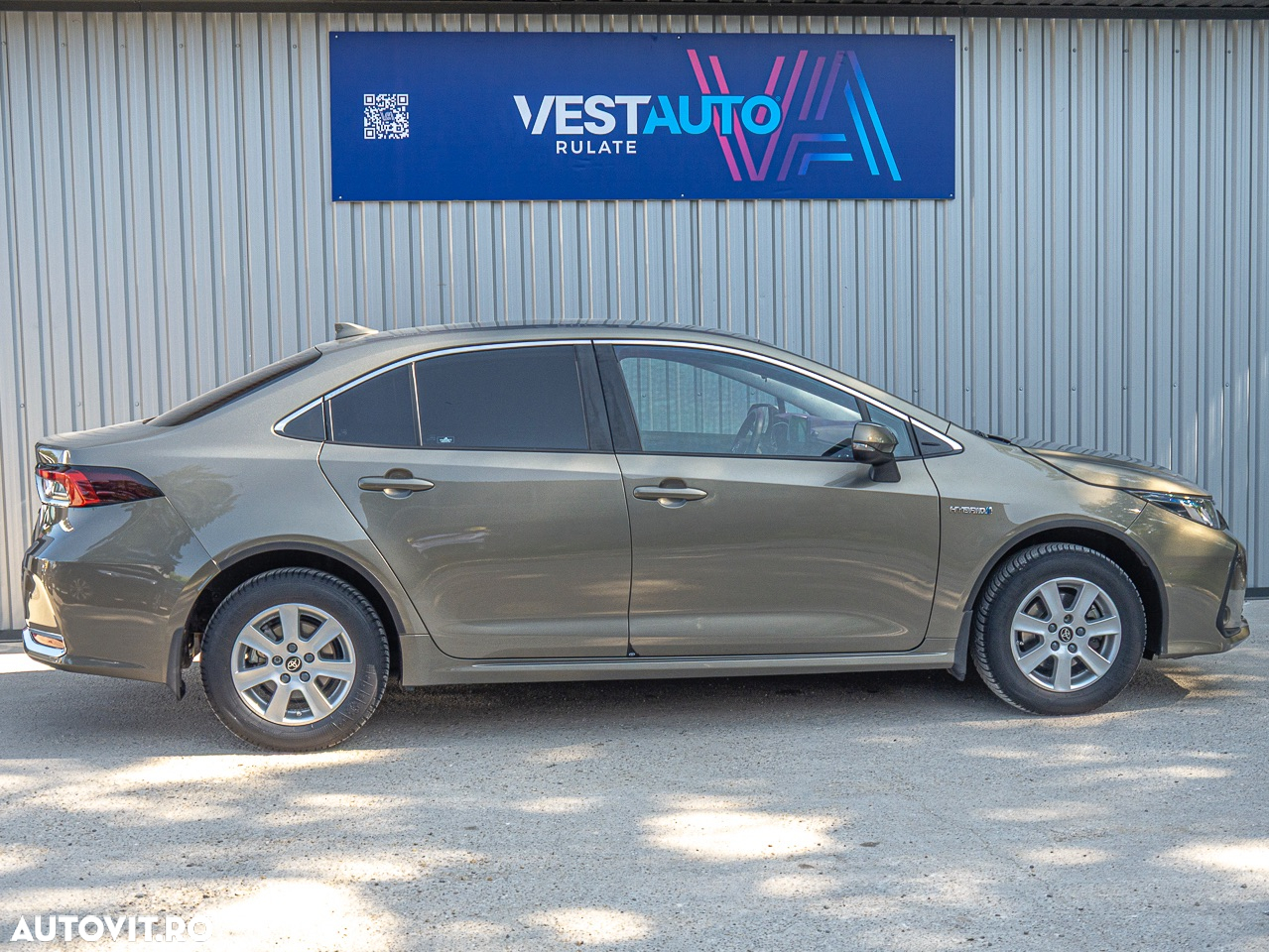Toyota Corolla Sedan 1.8 HEV Business - 19