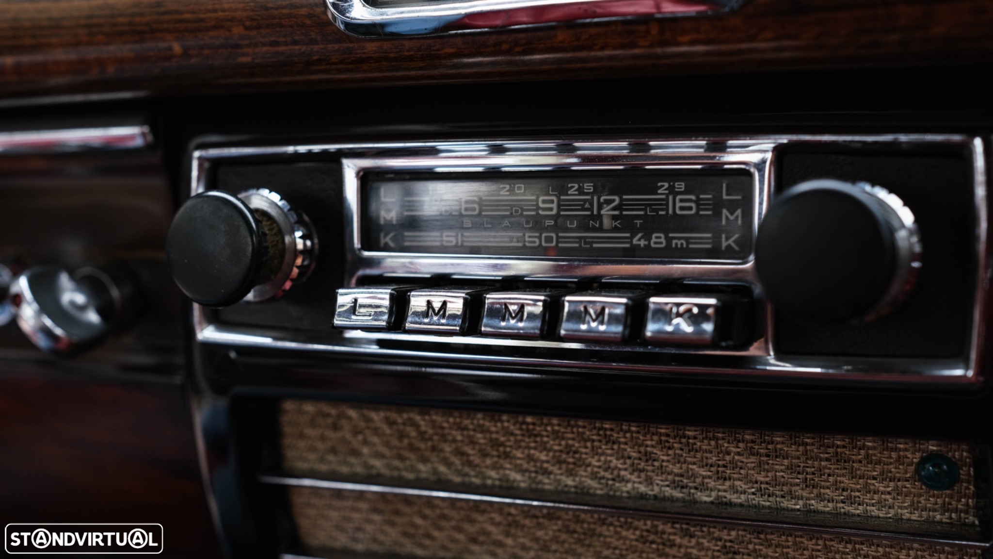Mercedes-Benz 220 - 31