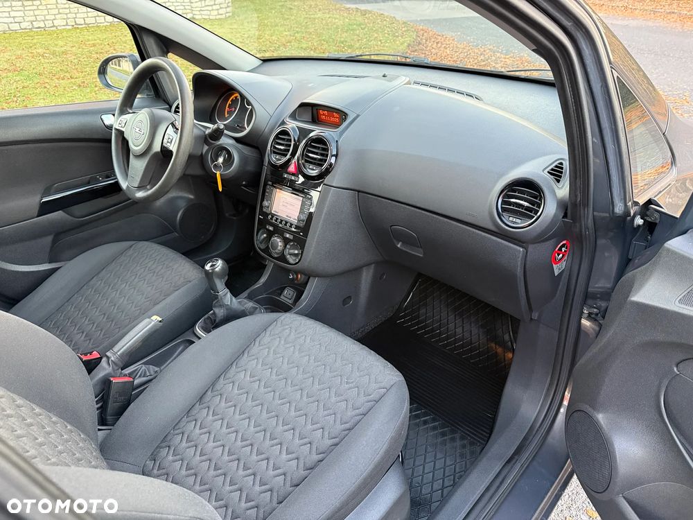 Opel Corsa 1.2 16V Cosmo - 5