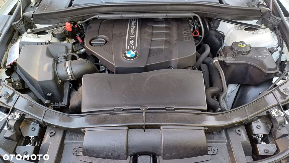 BMW X1 sDrive18d xLine - 32