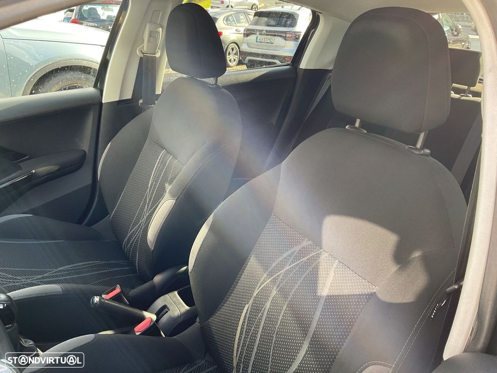 Peugeot 208 1.2 VTi Active - 22