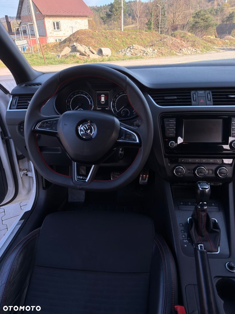 Skoda Octavia 2.0 TDI DSG RS - 16