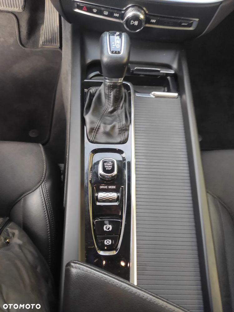 Volvo V60 D4 SCR AWD Momentum - 8