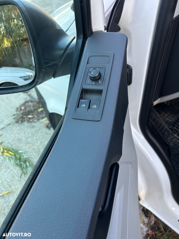 Volkswagen Transporter - 11