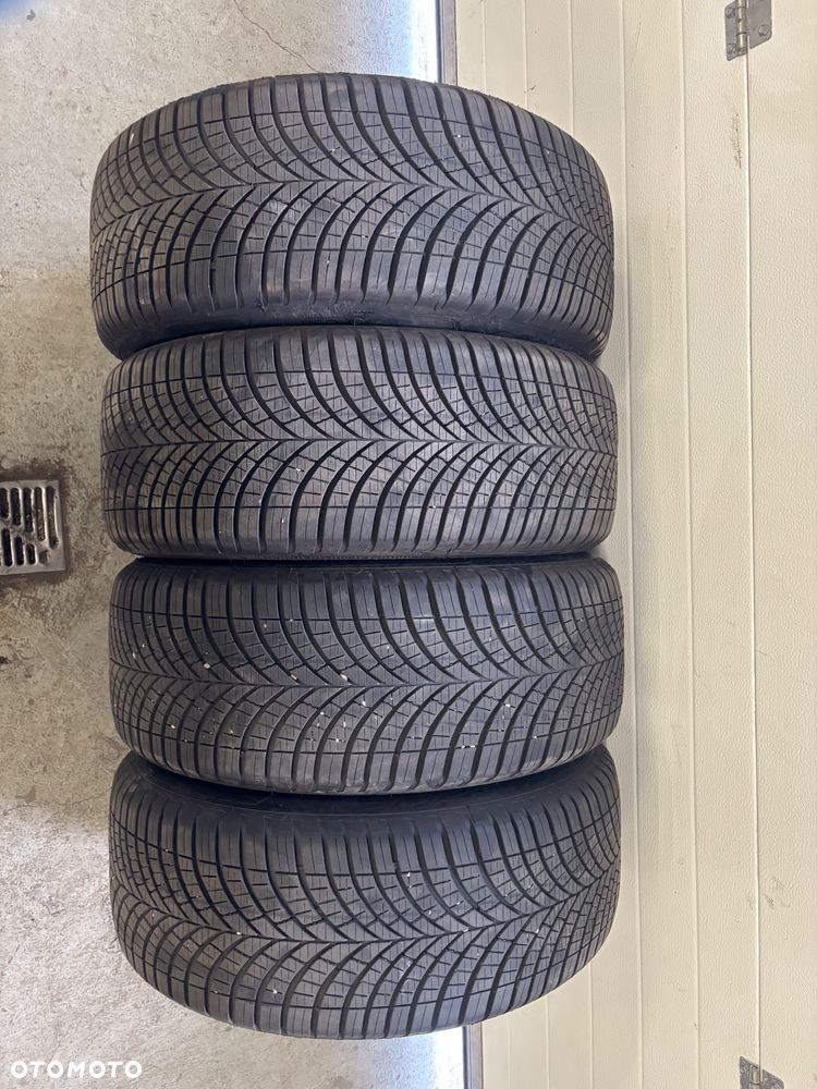 4x Opony Wielosezon 245/45/19 GoodYear Vector 4 Seasons - 1