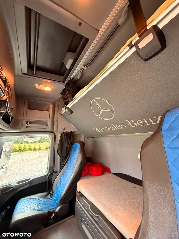 Mercedes-Benz Actros - 12