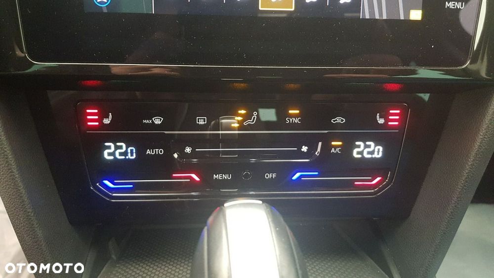 Volkswagen Passat - 25