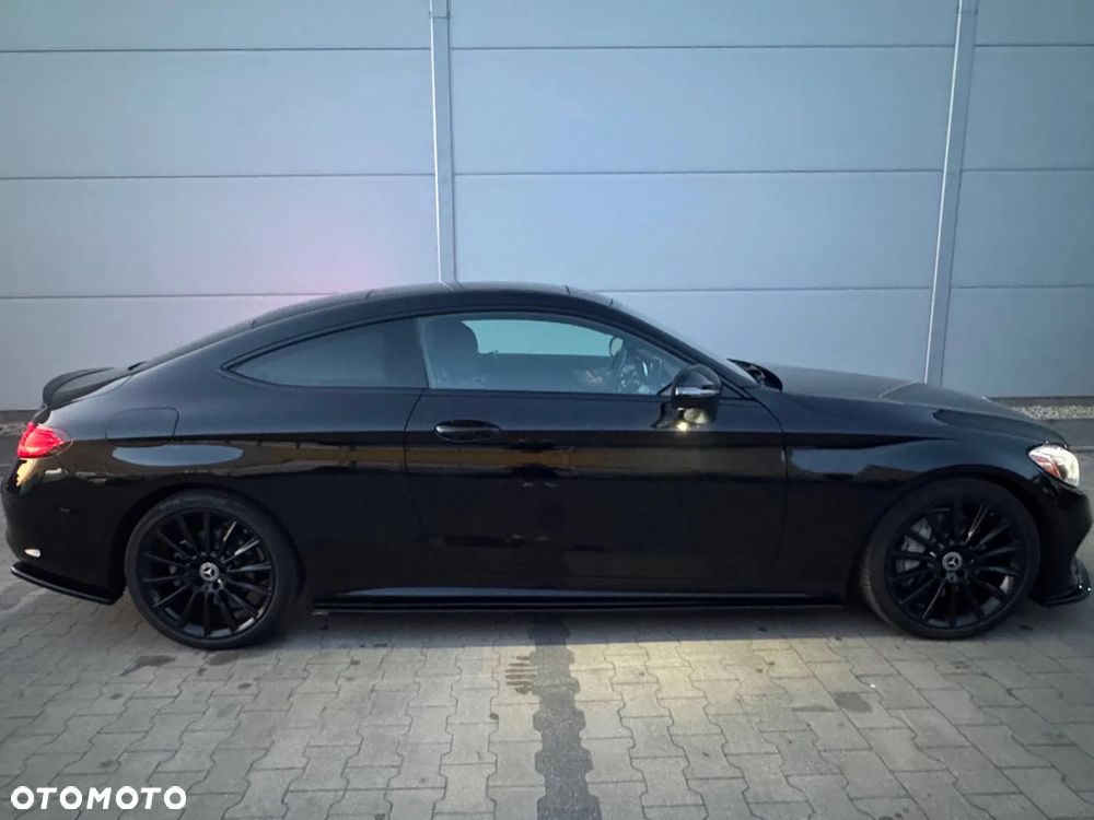 Mercedes-Benz Klasa C 300 9G-TRONIC - 4