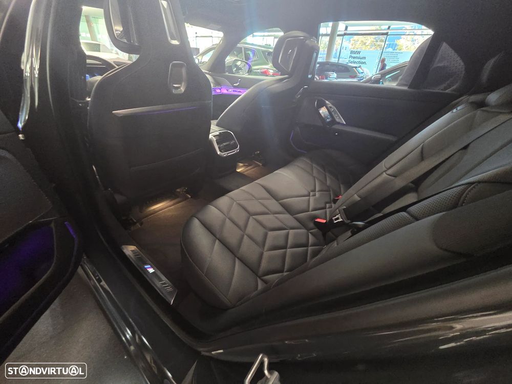 BMW i7 - 13