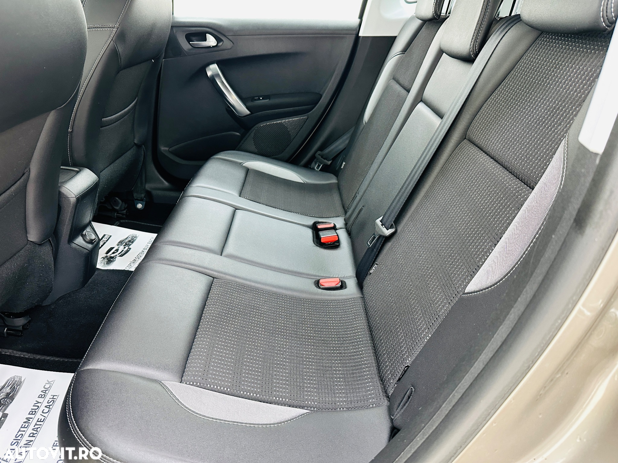 Peugeot 2008 - 7