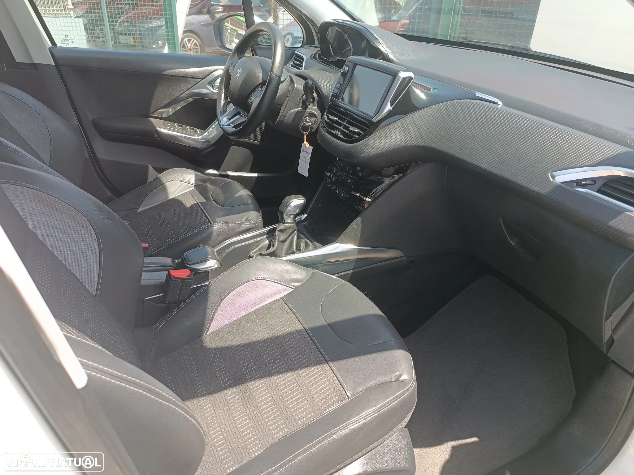 Peugeot 2008 - 25