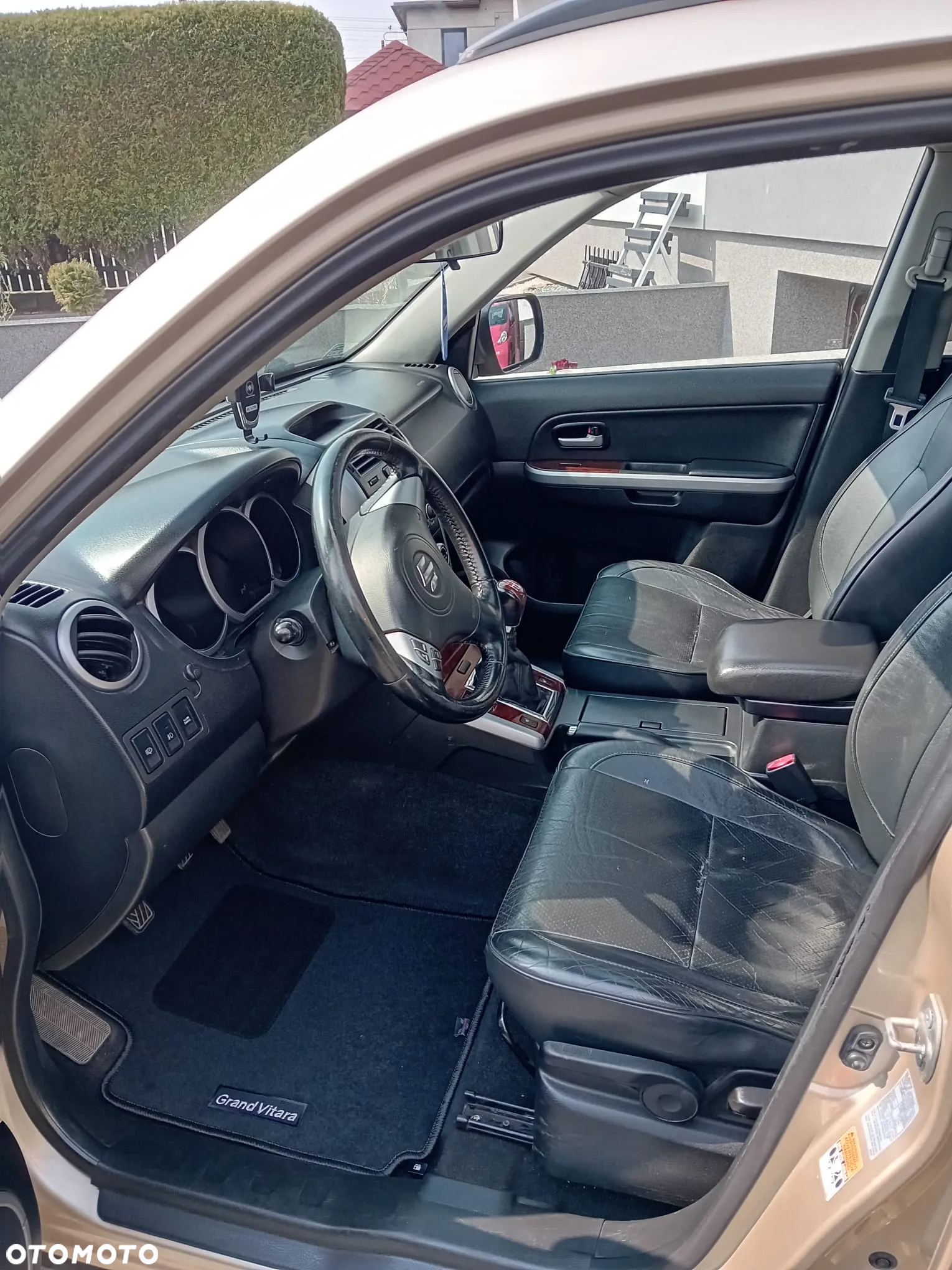 Suzuki Grand Vitara 2.0 - 10