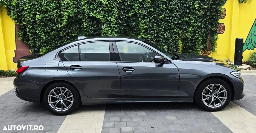BMW Seria 3 318i Aut. Sport Line - 8