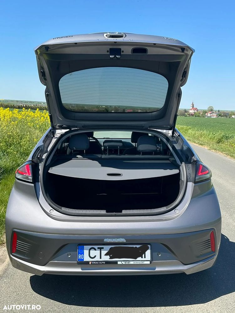 Hyundai IONIQ - 10