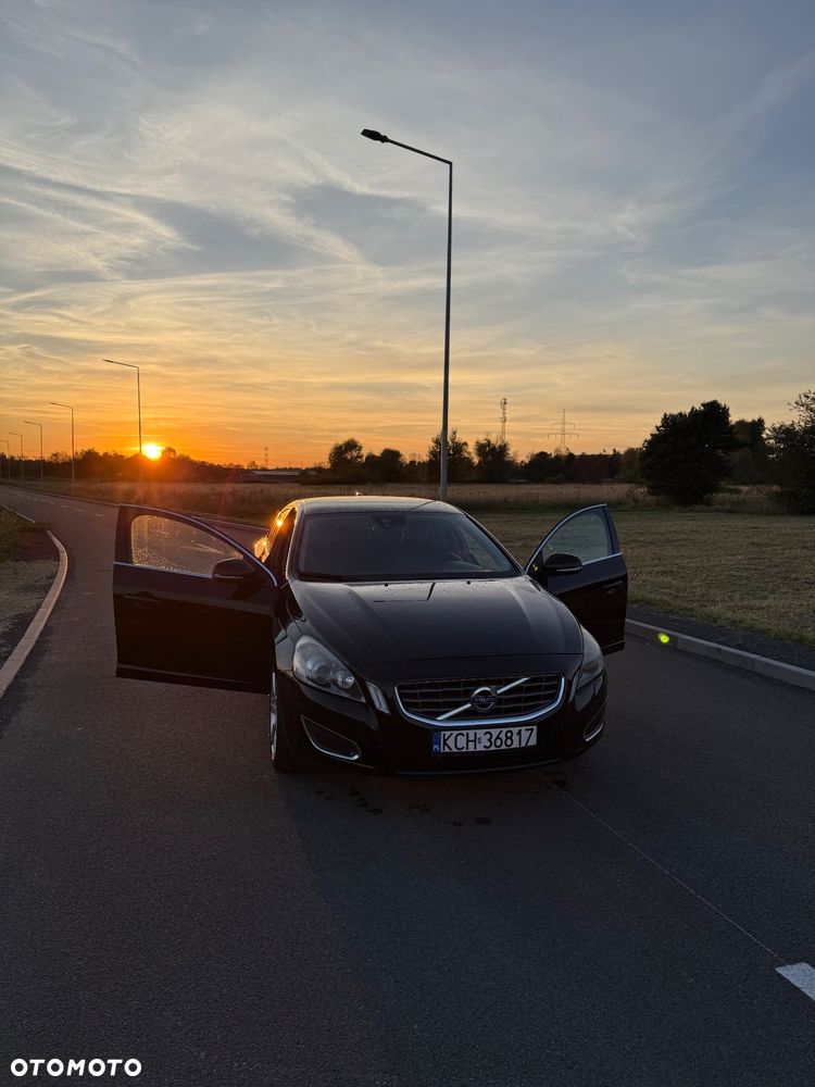 Volvo S60 D5 AWD Kinetic - 4