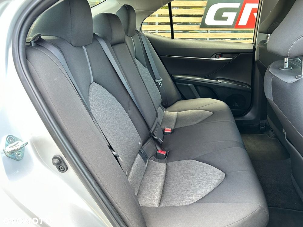 Toyota Camry 2.5 Hybrid Comfort CVT - 12